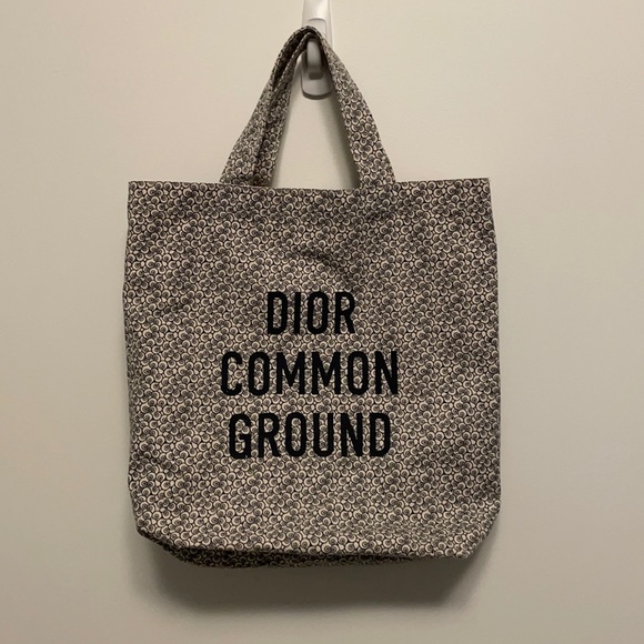 Dior canvas bag ♥️NO OFFERS ♥️ - Picture 1 of 5
